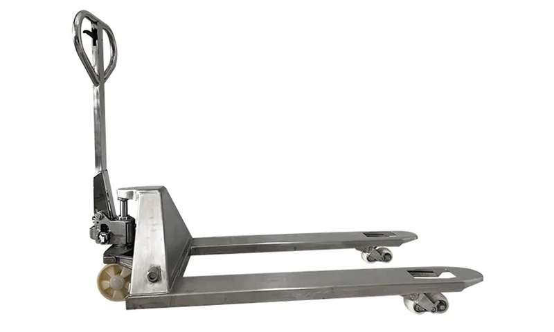 Qual è la differenza tra un camion da pallet e un camion di pallet elettrico?